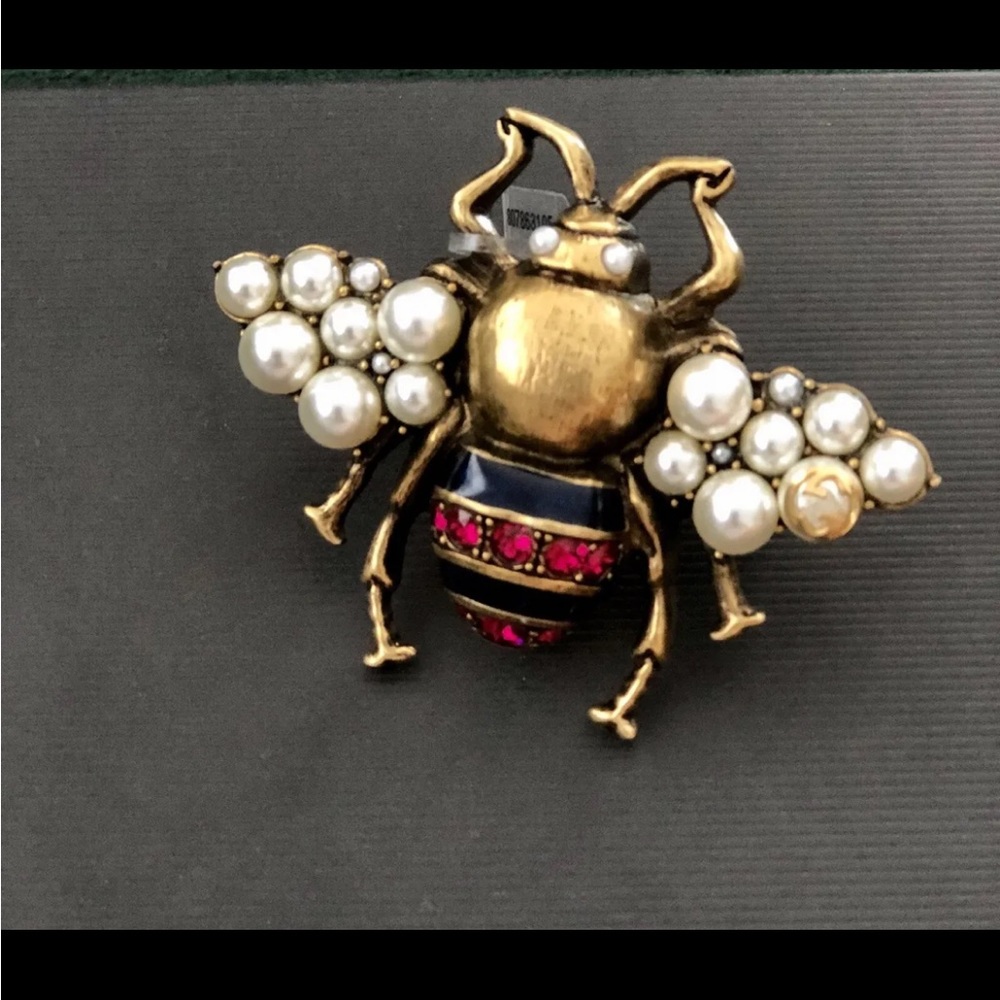 Authentic Beautiful Gucci Pearl Bee Statement Double Ring  Sz M